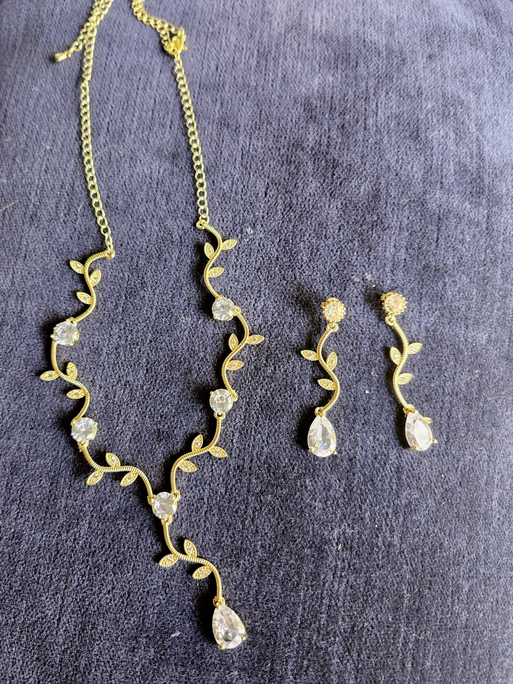 Gold Leaf Vine Necklace and Drop Earrings Set - Elegant Crystal Accent